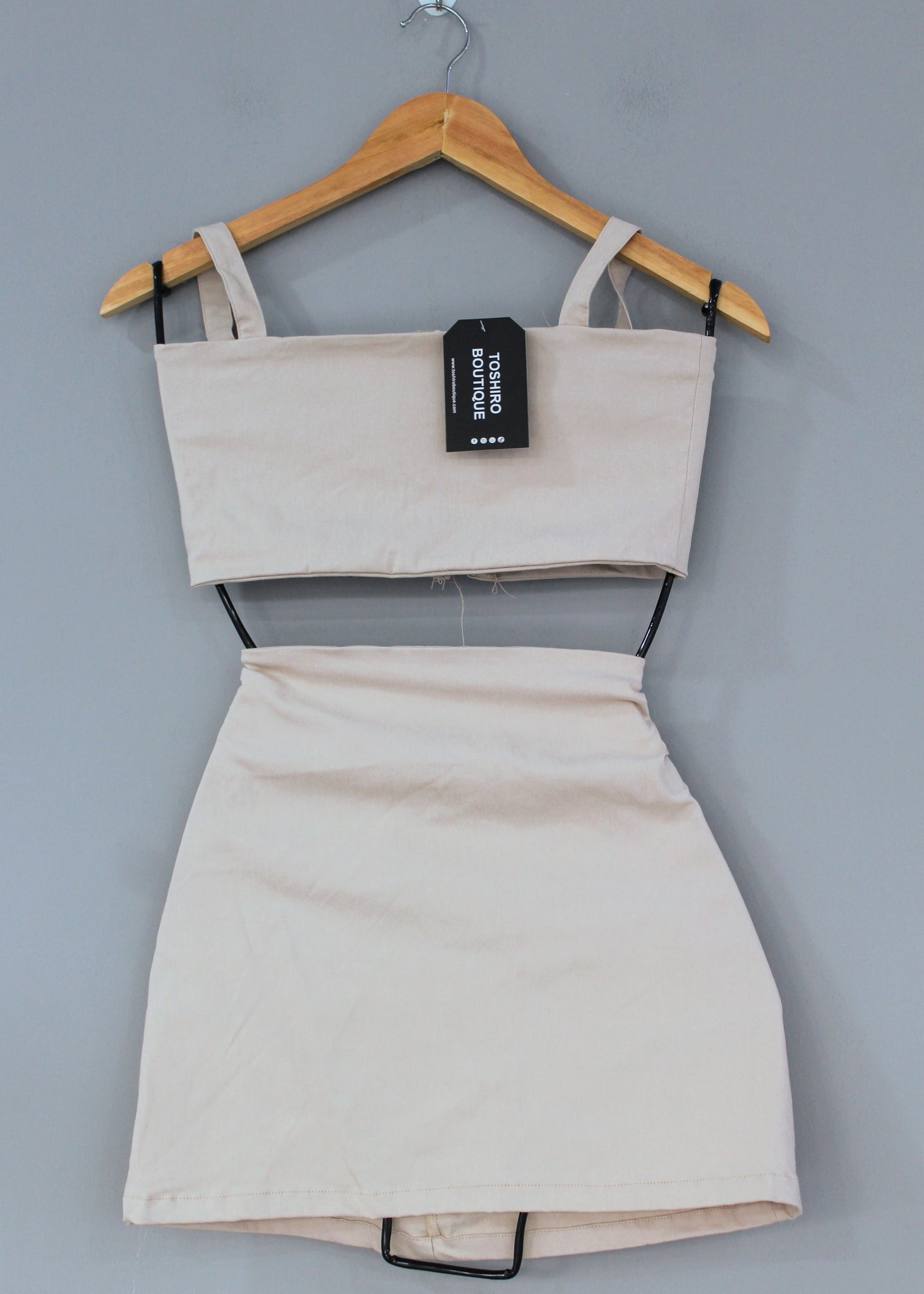 CONJUNTO TOSHIRO SIN APLICATIVOS - BEIGE