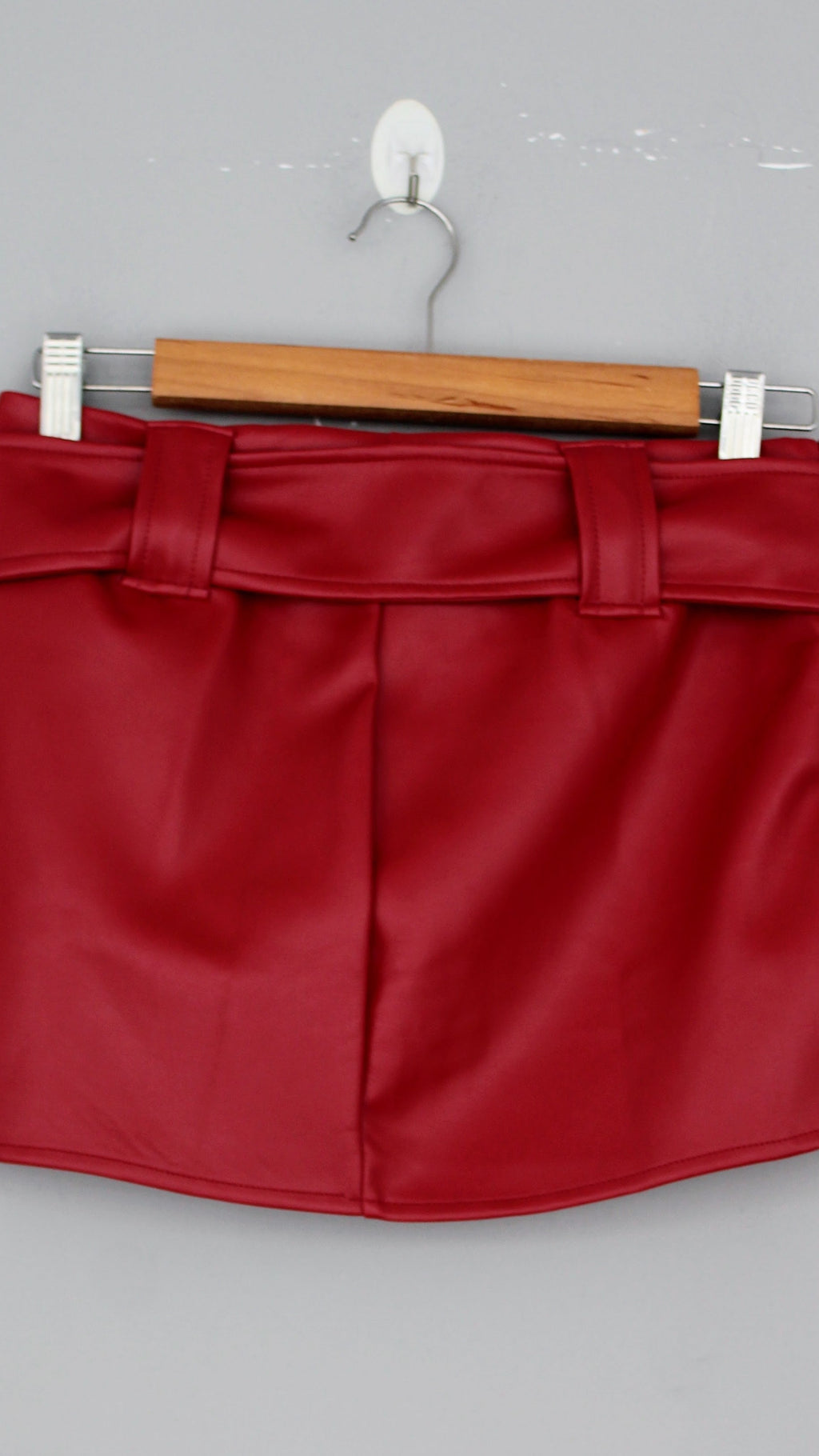 FALDA SHORT RUBI - CHERRY