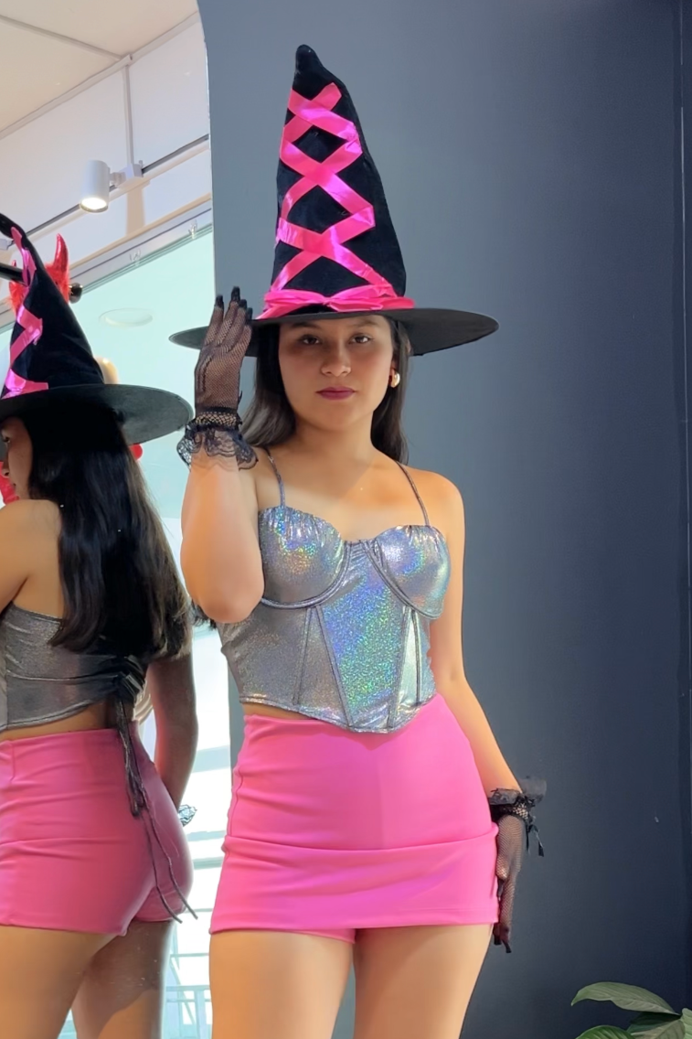 SOMBRERO DE BRUJA - NEGRO/ FUCSIA