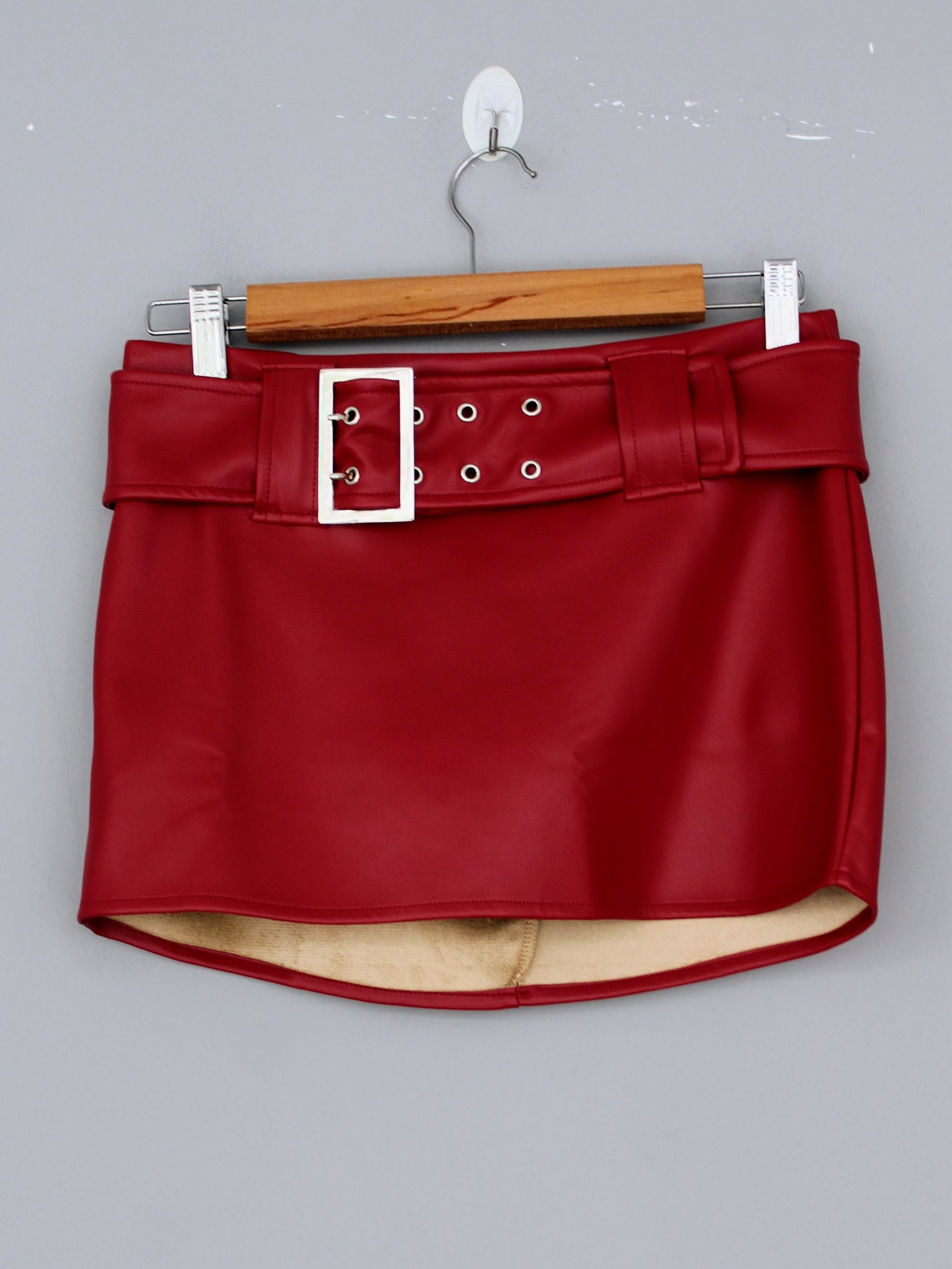 FALDA SHORT RUBI - CHERRY